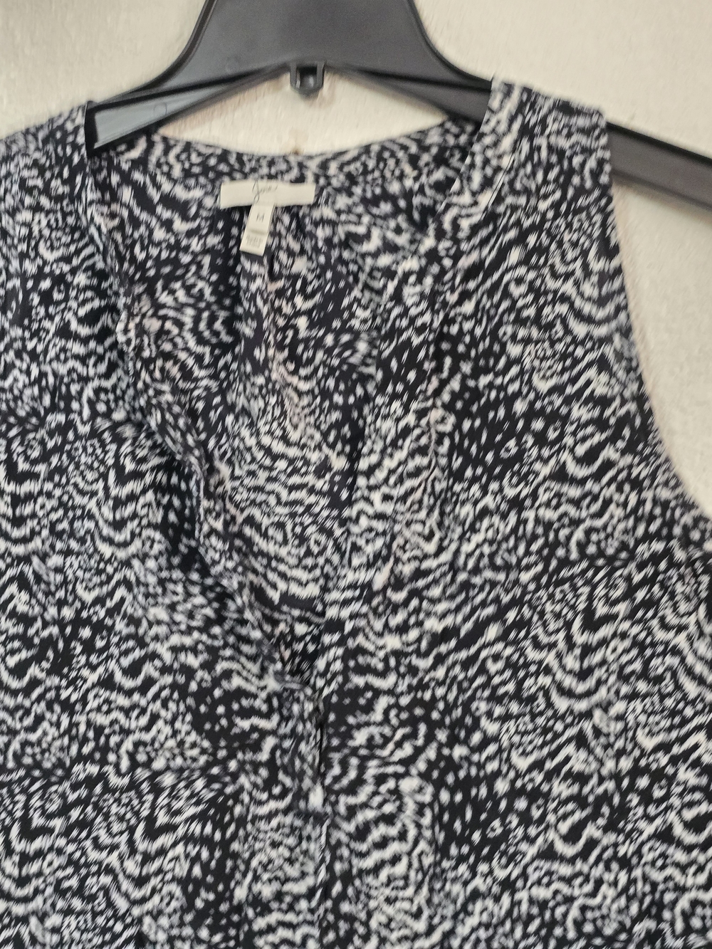Joie Black and White Printed Sleeveless Camisole - Picture 3 of 6